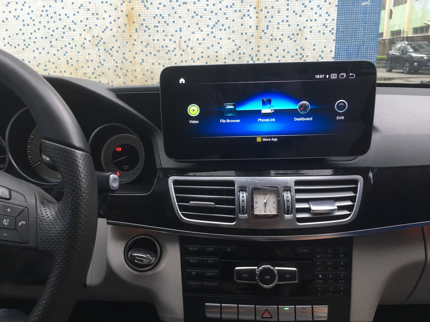 Android Autoradio für Mercedes Benz E-Klasse W212 2013-2015 mit Wireless CarPlay, Android Auto & DAB+