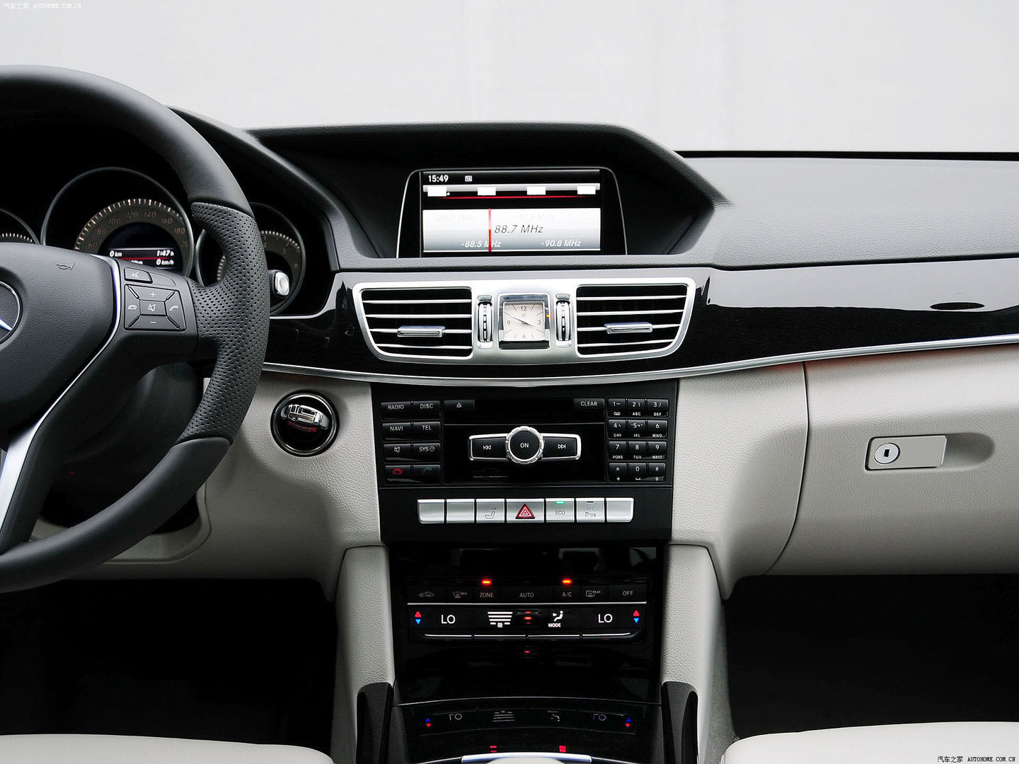 Android Autoradio für Mercedes Benz E-Klasse W212 2013-2015 mit Wireless CarPlay, Android Auto & DAB+