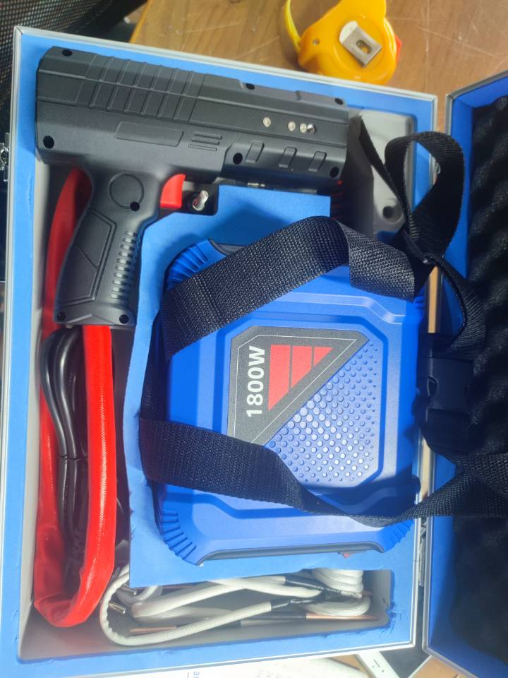 1800W Split-Typ tragbare Induktionsheizung flammenlose Induktion für Autoreparatur-Bolzenentferner-Werkzeuge